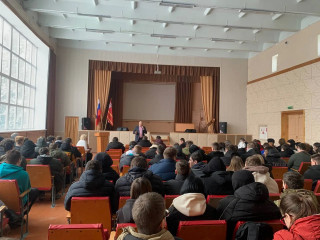 21 января 2026 года филиал СОГКУ «Кадровый центр «Работа России» Смоленской области –«Кадровый центр Рославльского округа» посетил встречу представителей АО «Атомэнергоремонт» с будущими специалистами СОГБПОУ «Рославльский многопрофильный колледж» - фото - 1